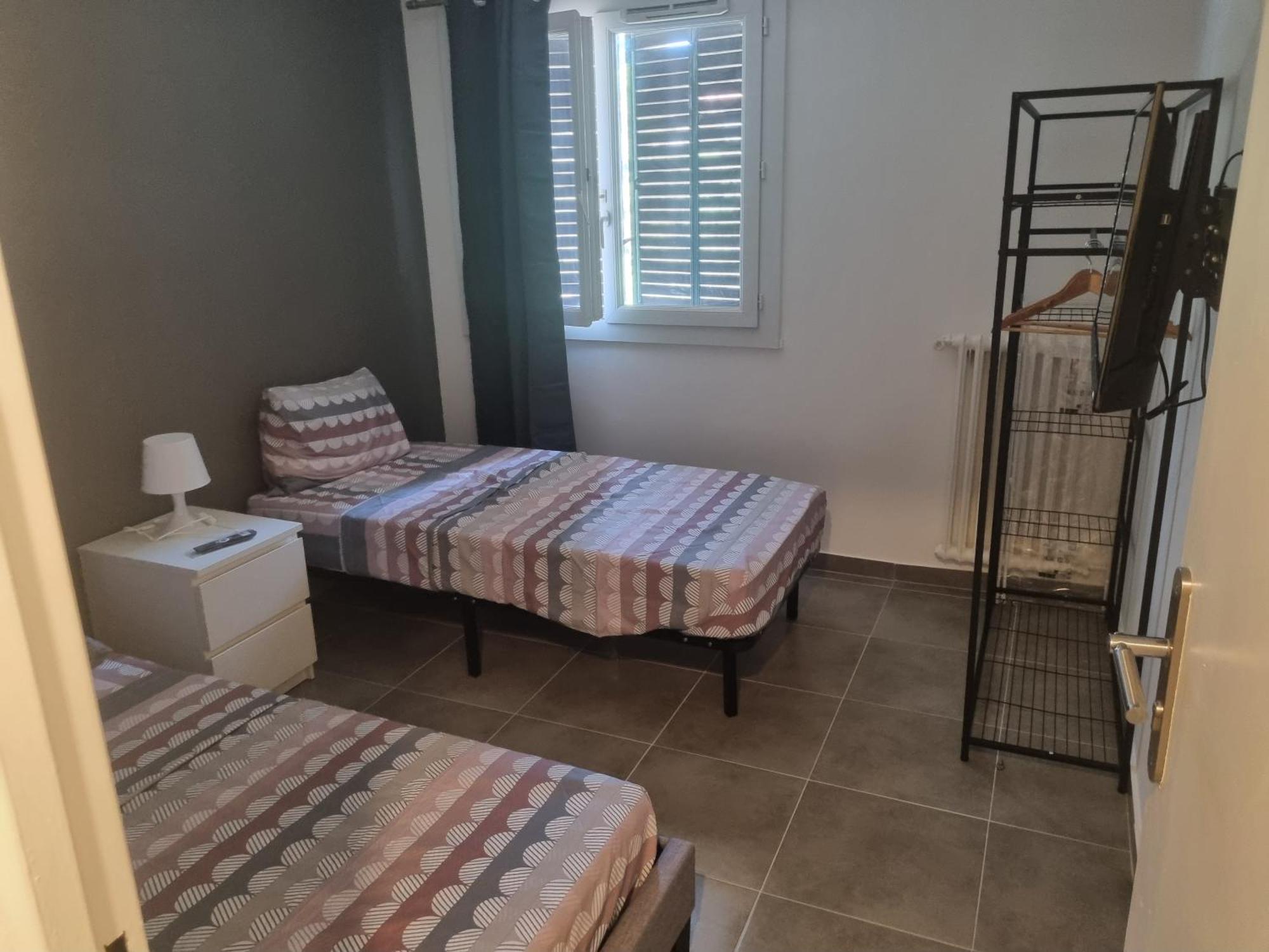 Chambre Privative Renove 2024, Climatisation, Tramway Sur Place , 12 Min Centre, 16 Min Plage, Apercu Lateral Mer, 2 Wc Avec 2 Salle De Bain, Private Room Renovated 2024, Air-Conditioned , Tram On Spot, 2 Toilets And 2 Bathrooms Nice Exterior foto